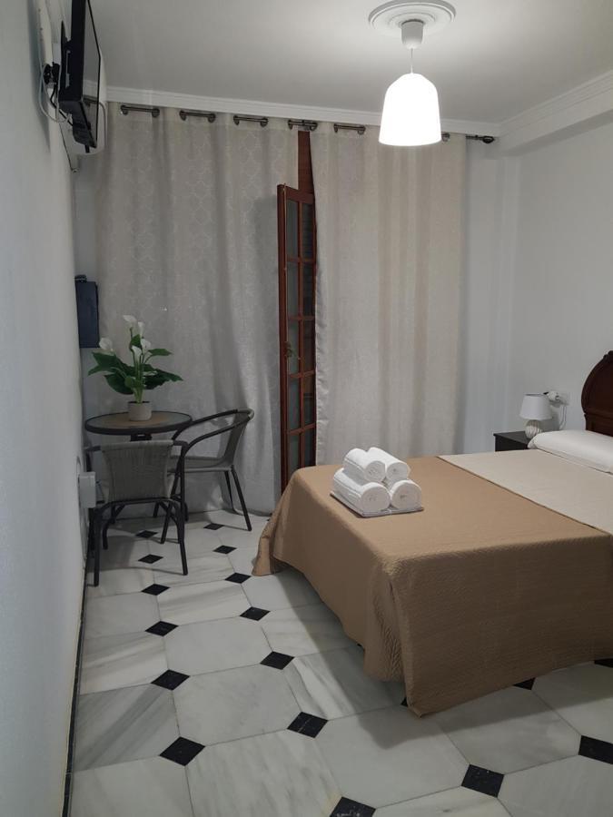 Pension Yna Holiday Малага Екстериор снимка